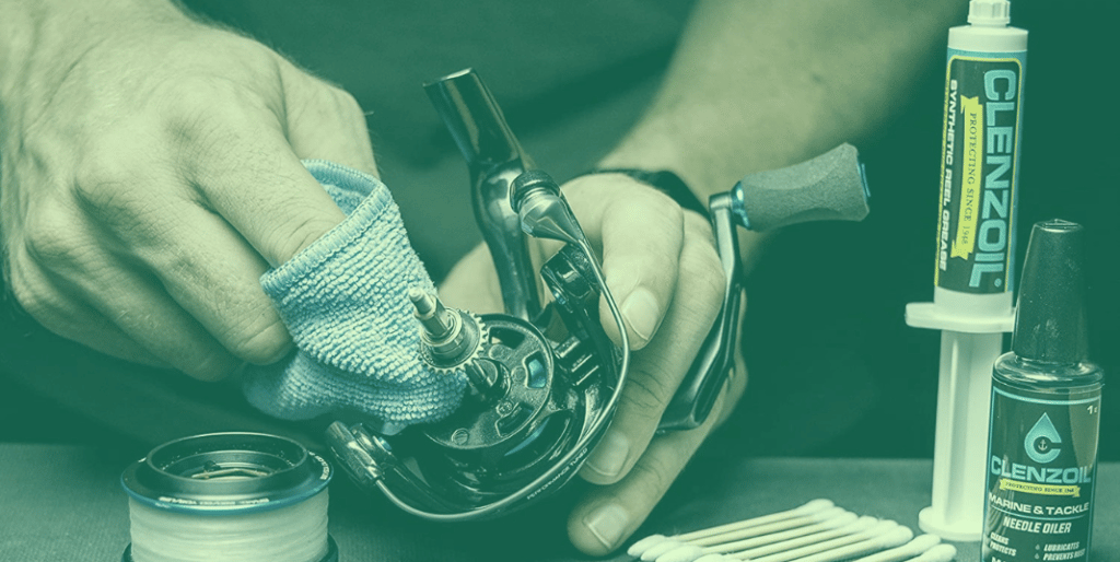 How to easily lubricate the internal parts of a fishing reel?